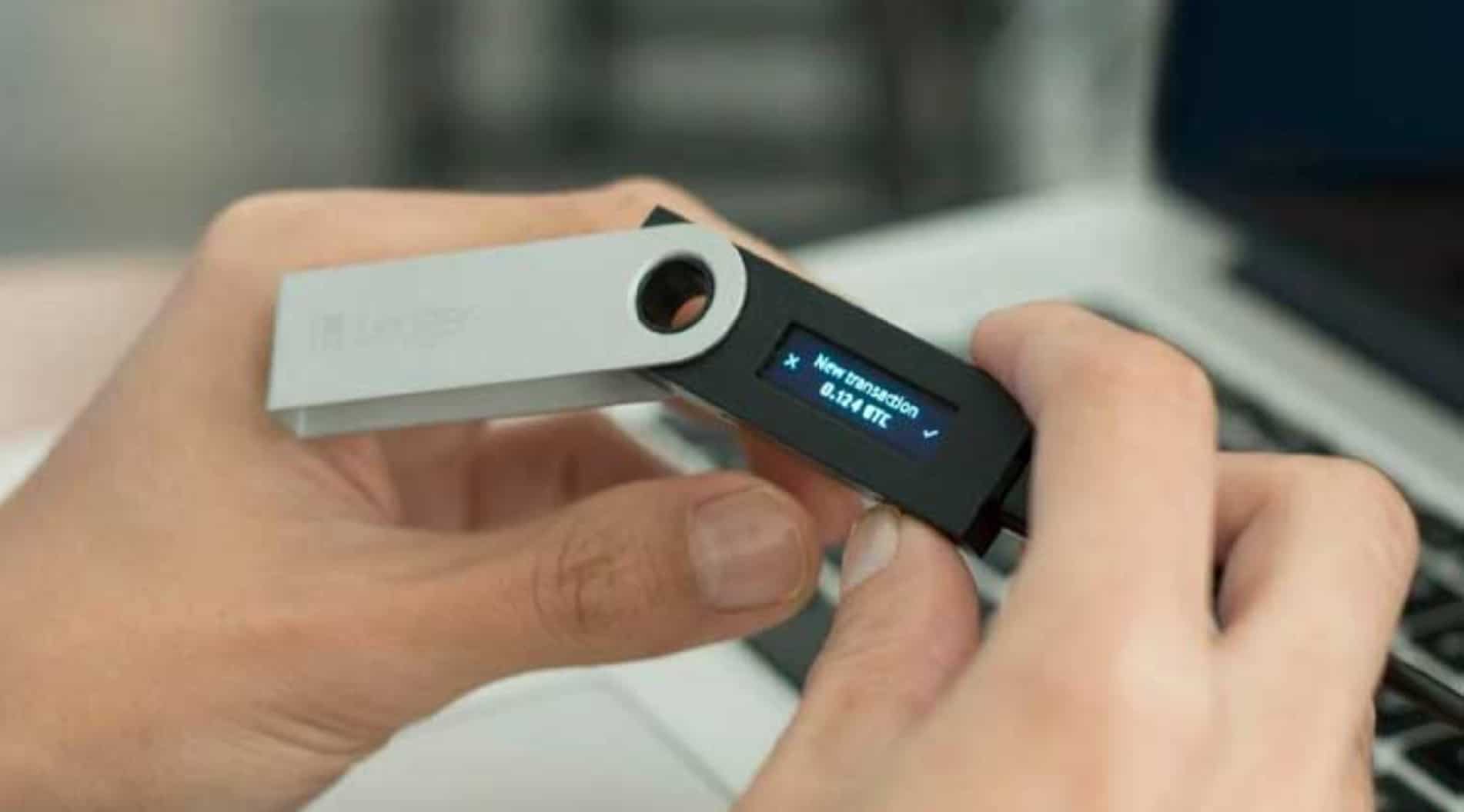 Холодный криптокошелек. Ledger Nano s. Леджер биткоин. Леджер электронный кошелек. Электронный аппаратный кошелек для криптовалют Ledger Nano x.